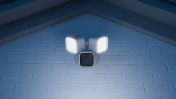 Red Light Blinking On Blink Camera – What Does It Mean and How to Fix it?