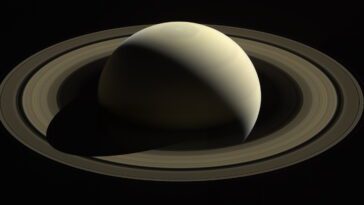 Le système d'anneaux de Saturne réchauffe l'atmosphère de la planète, les astronomes découvrent 28 Saturn