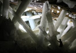 Le secret de la grotte où les cristaux poussent jusqu'à six fois la taille d'un humain