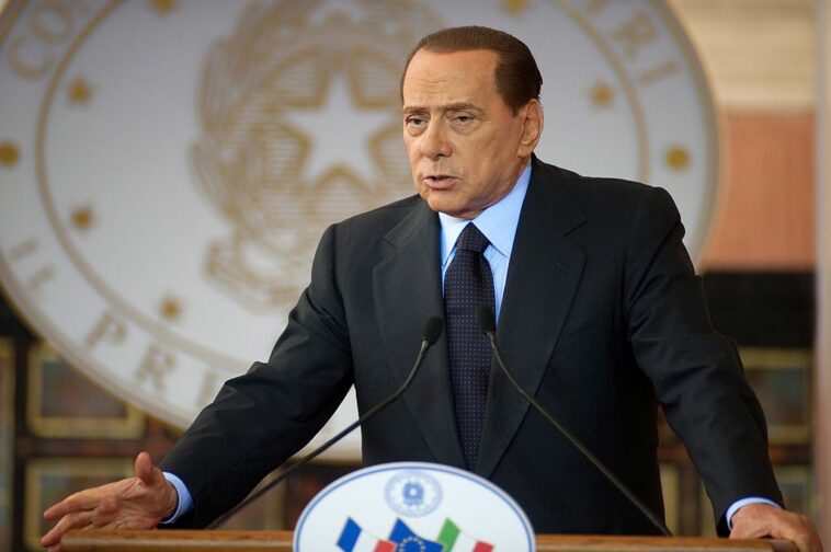 Berlusconi et la leucémie : quels sont les symptômes, les causes et comment traiter le cancer du sang 1 Berlusconi et la leucémie : quels sont les symptômes, les causes et comment traiter le cancer du sang