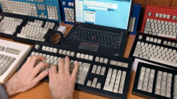 De nouveaux claviers IBM Model F personnalisables sont désormais disponibles 21 New, customizable IBM Model F keyboards are now available