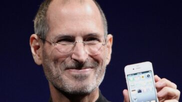 Steve Jobs, l'un des pionniers de l'informatique moderne, se livre comme jamais : "J'ai fait cette erreur plus que quiconque et j'ai les cicatrices pour le prouver" 30 Steve Jobs a marché d'une manière très étrange et c'est la raison curieuse