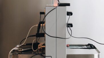 Pourquoi le FBI dit que vous devriez éviter les chargeurs de téléphones publics dans les aéroports et les centres commerciaux 18 Pourquoi le FBI dit que vous devriez éviter les chargeurs de téléphones publics dans les aéroports et les centres commerciaux