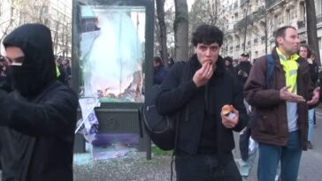 Luis Sal essaie les meilleurs croissants de Paris au milieu des manifestations, les Français deviennent fous dans les commentaires