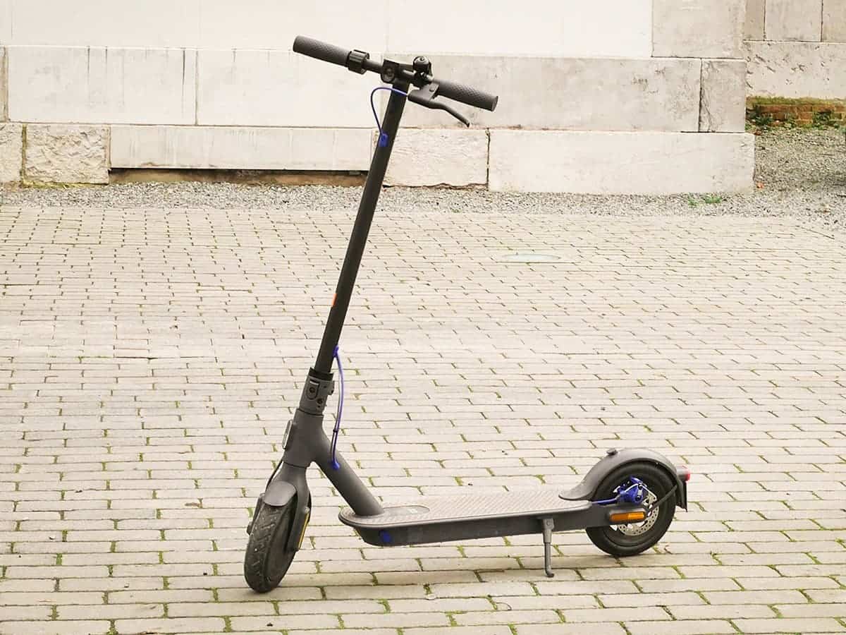 Découvrez les meilleurs scooters électriques à acheter en 2023 ! 3 1681235116 537 Decouvrez les meilleurs scooters electriques a acheter en 2023