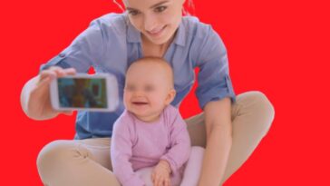 Les parents publient en moyenne 300 photos de leurs enfants par an, et c'est un problème