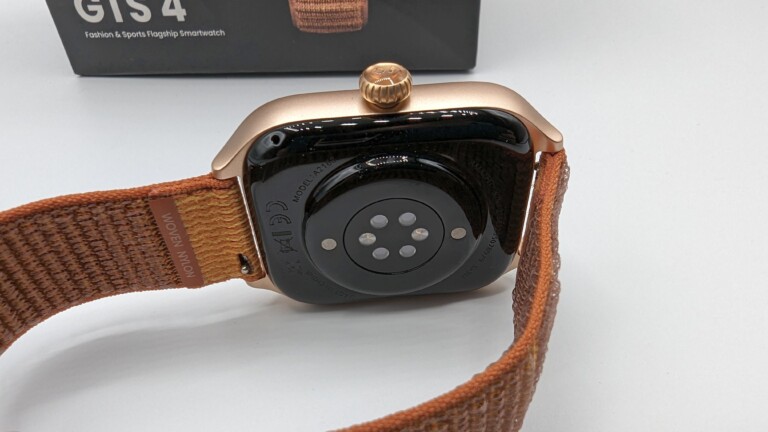 Amazfit GTS 4 vs GTS 4 Mini : le petit dure plus longtemps, le grand est plus élégant 4 La connexion entre le bracelet et la montre est plus stable avec la GTS 4. (Photo: Sven Wernicke)