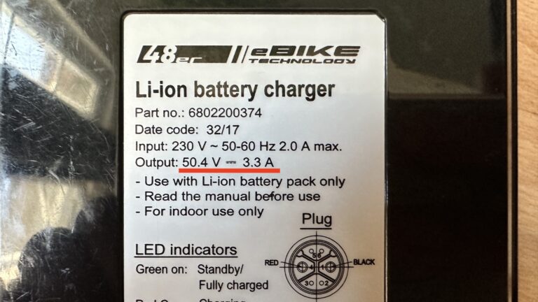 1681746310 38 Charger une batterie de velo electrique dans une centrale solaire