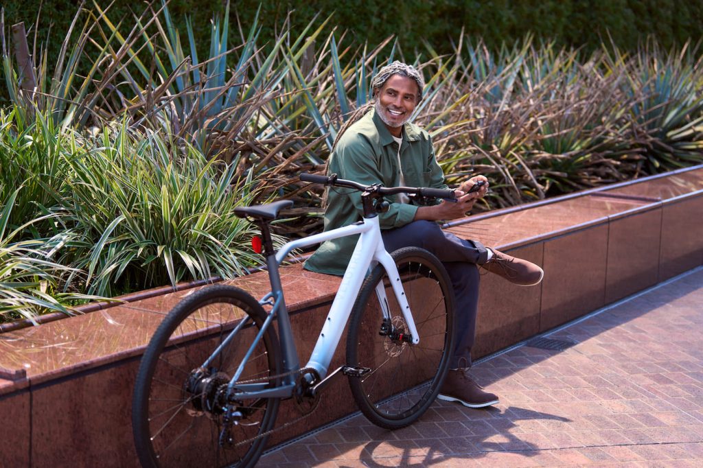 Velotric Thunder 1 lancé en tant que vélos électriques urbains rapides et légers avec capteurs de couple et Apple Find My 5 tonnerre vélotrique 1