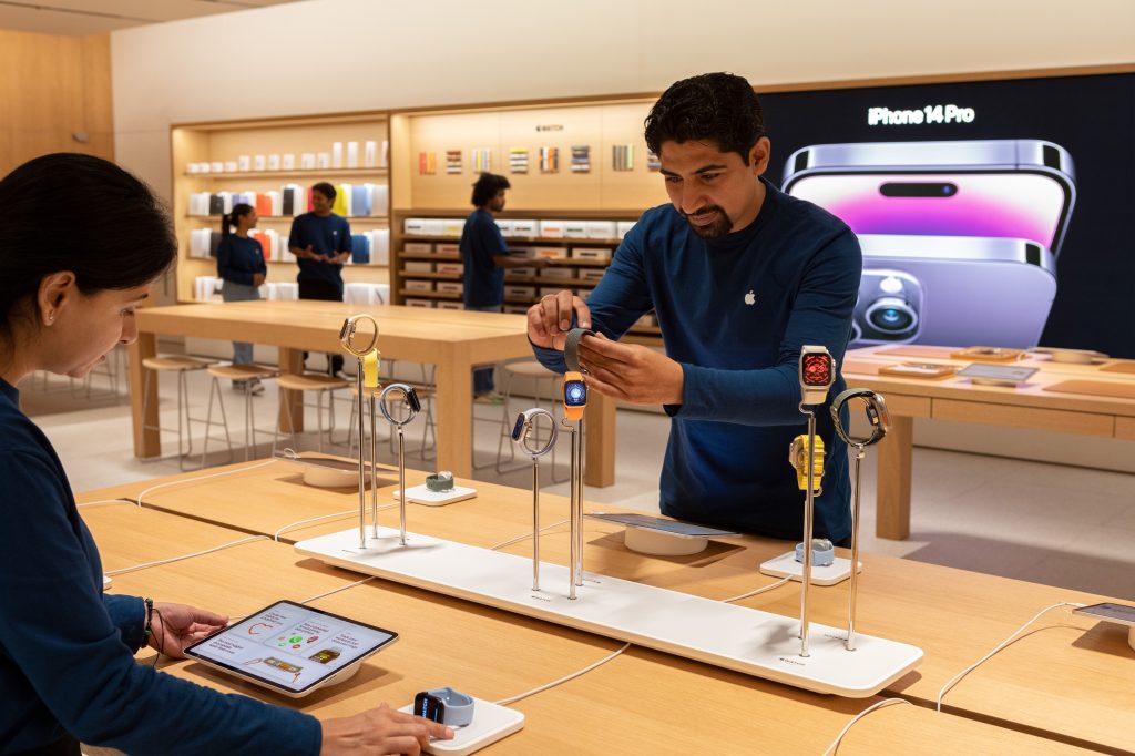 Des photos d'Apple Saket partagées avant l'ouverture de demain 5 1681903807 175 Des photos dApple Saket partagees avant louverture de demain
