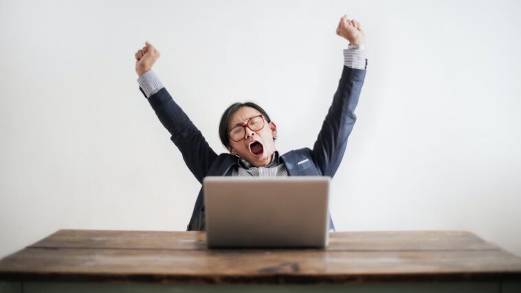 Les employés de la technologie disent qu'ils étaient payés pour ne rien faire de la journée 1 Tech employees say they were being paid to do nothing all day