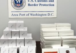 Des responsables américains saisissent une cargaison de plus de 1 000 paires de faux AirPods et Apple Watch Ultra.