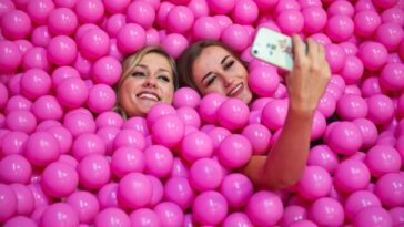 Nous avons compris pourquoi nous aimons les selfies et à quoi bon se prendre en photo 22 Nous avons compris pourquoi nous aimons les selfies et à quoi bon se prendre en photo