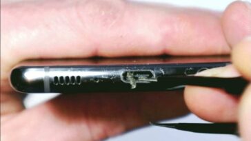 Ne laissez pas votre téléphone mourir : vous devez toujours nettoyer le port de charge 15 cleaning phone charging port