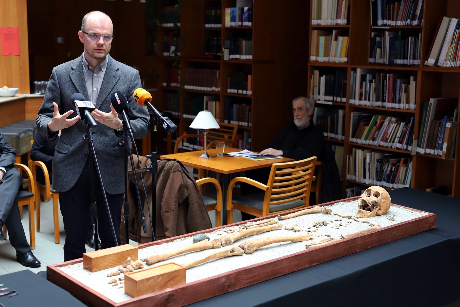 Médecin de la Nice antique enterré avec des scalpels, des aiguilles et des pincettes : découverte archéologique extraordinaire 3 Crédit : Université Eötvös Loránd