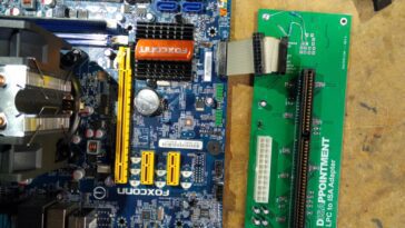 Modder ajoute un emplacement ISA au PC moderne pour un jeu rétro 12 Modder adds ISA slot to modern PC for retro gaming goodness