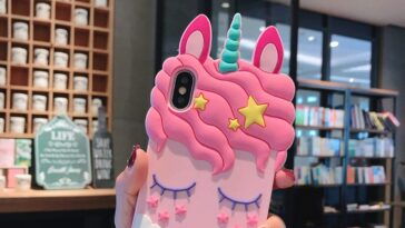 Parce que garder la coque du smartphone pendant qu'on le recharge endommage la batterie