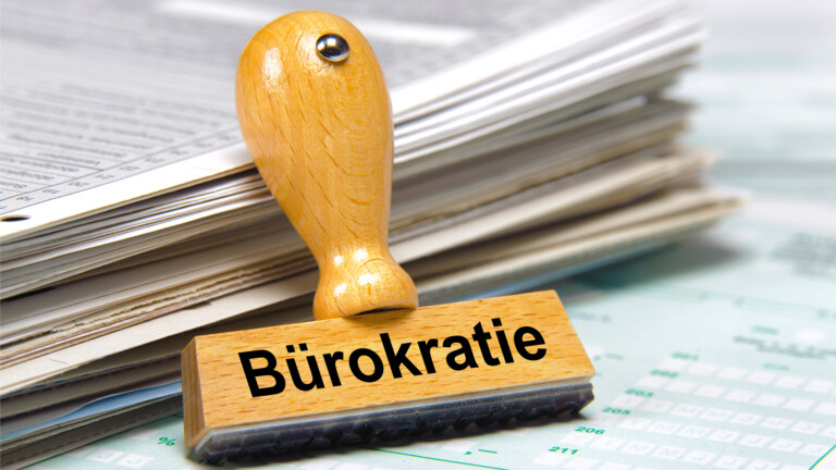 Bureaucratie de la paperasse et des timbres