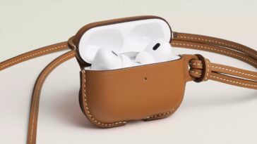 Hermès lance un étui et une lanière en cuir de luxe pour AirPods Pro qui coûtent jusqu'à 780 € 17 Hermès lance un étui et une lanière en cuir de luxe pour AirPods Pro qui coûtent jusqu'à 780 €
