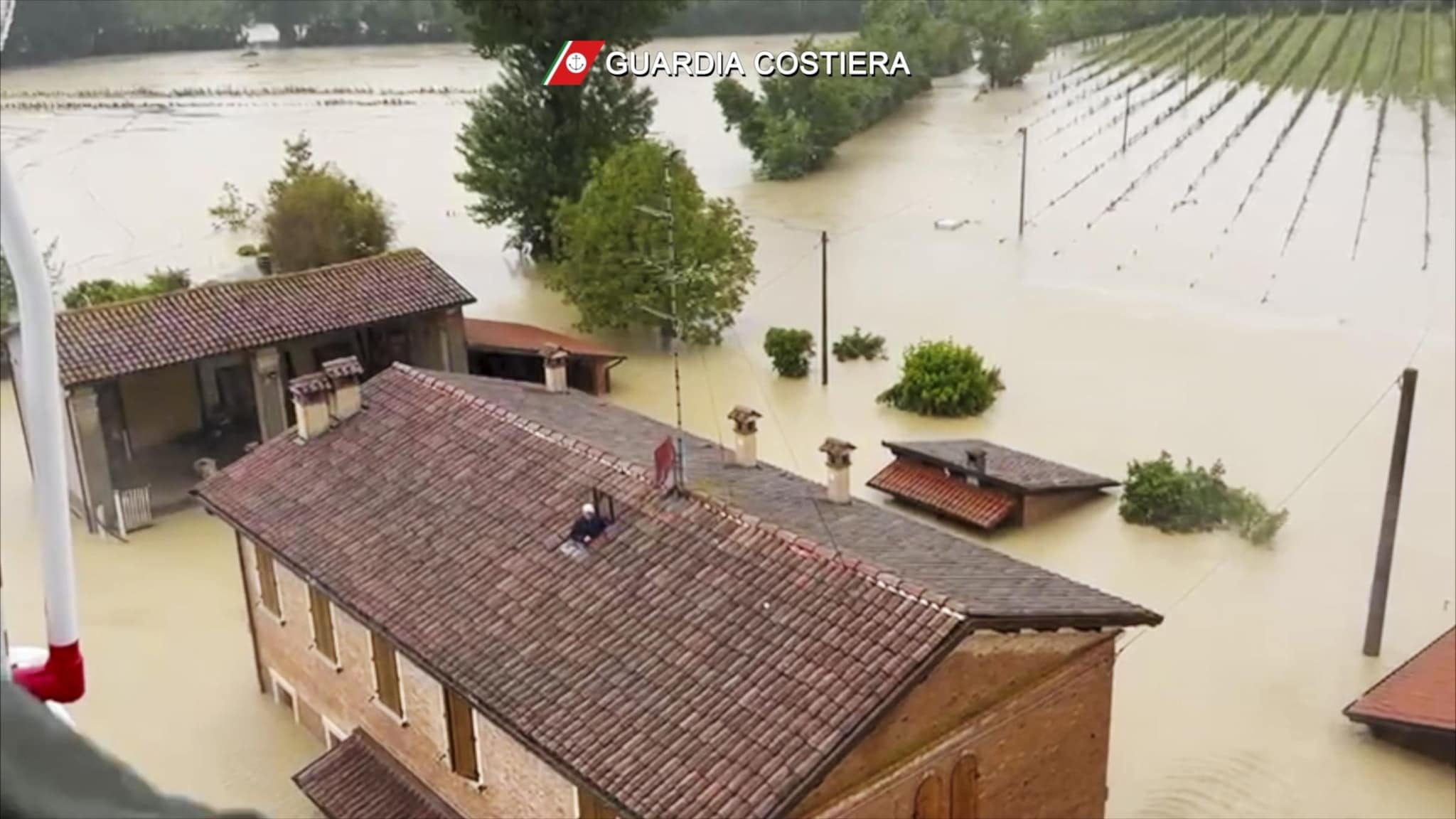 Parce qu'en raison des inondations en Émilie-Romagne, nous risquons de ne pas trouver de pêches au supermarché 3 1684488608 882 Parce quen raison des inondations en Emilie Romagne nous risquons de