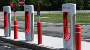 Comprendre les bornes de recharge Tesla : types, coûts, etc. 5 Comprendre les bornes de recharge Tesla : types, coûts, etc.