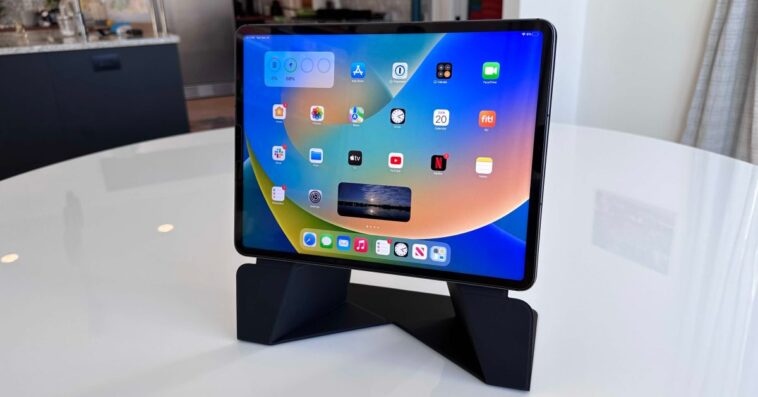 Moft lance un nouveau Snap Float Folio 4-en-1 pour iPad avec un design origami magnétique 1 Moft lance un nouveau Snap Float Folio 4-en-1 pour iPad avec un design origami magnétique