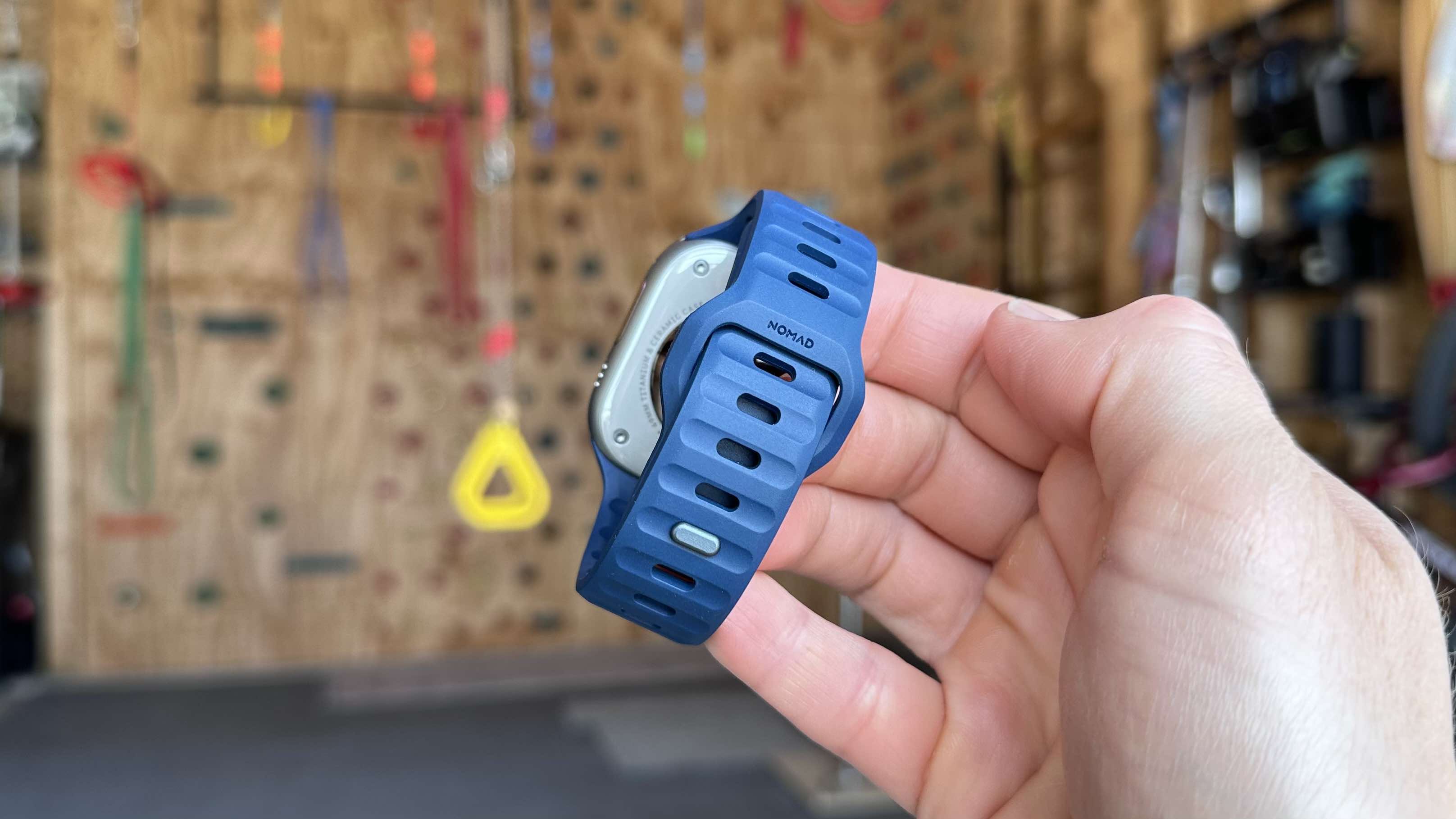Pratique : le bracelet sport Apple Watch « Atlantic Blue » en édition limitée de Nomad 4 Bracelet Sport pour Apple Watch édition limitée Nomad Atlantic Blue
