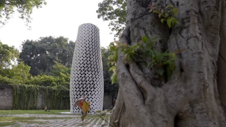 En Inde, une tour futuriste de 5 mètres de haut est apparue qui purifie l'air du smog 1 En Inde, une tour futuriste de 5 mètres de haut est apparue qui purifie l'air du smog