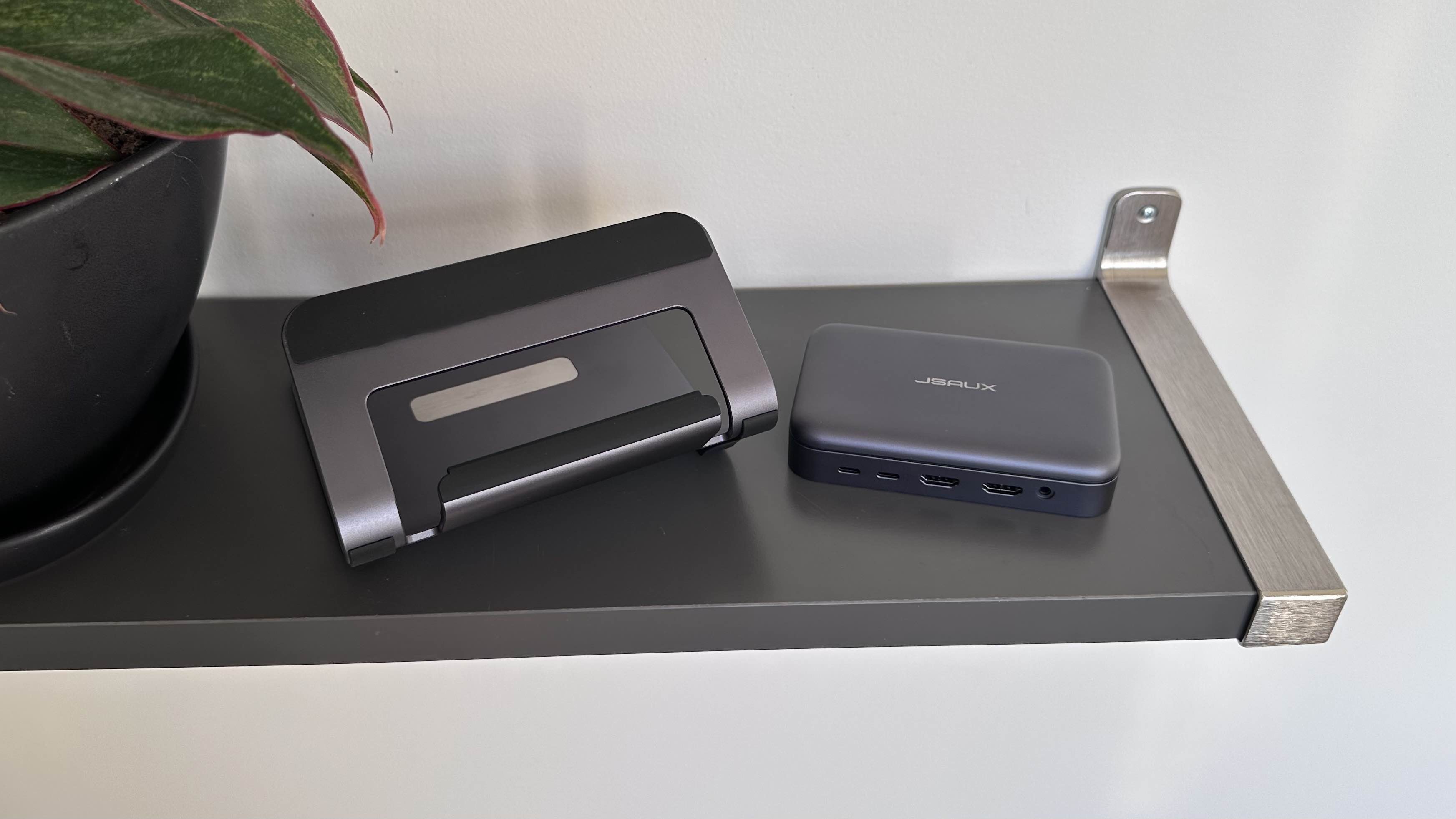 Hub JSAUX OmniCase 2 Pro USB-C plus organiseur et support Curve