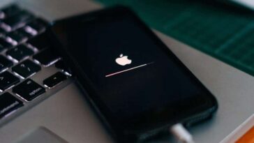 fix iPhone flashing logo