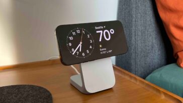 iOS 17 iPhone StandBy : comment utiliser et personnaliser la fonction d'affichage intelligent 10 iOS 17 iPhone StandBy : comment utiliser et personnaliser la fonction d'affichage intelligent