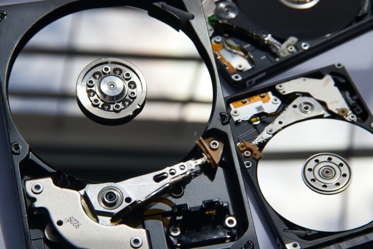 La destruction des disques durs mis hors service est une question de gestion des risques 1 Destroying decommissioned hard drives is all about risk management