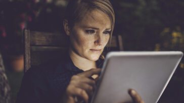 Réception TV dans le jardin : Voici comment ça marche dehors avec la télévision