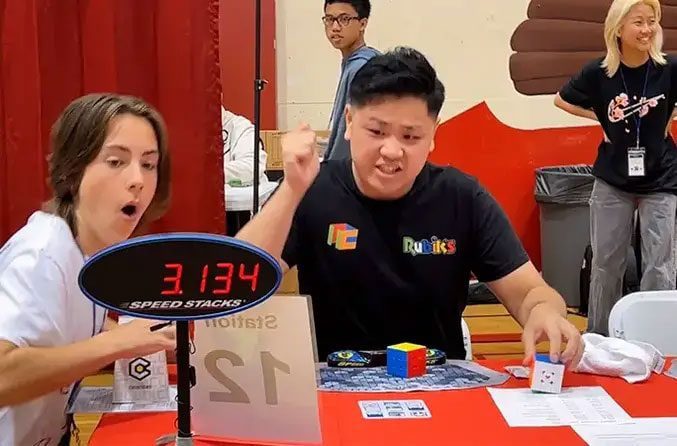 Voici comment Max Park a résolu le Rubik's cube en 3 secondes 1 Voici comment Max Park a résolu le Rubik's cube en 3 secondes
