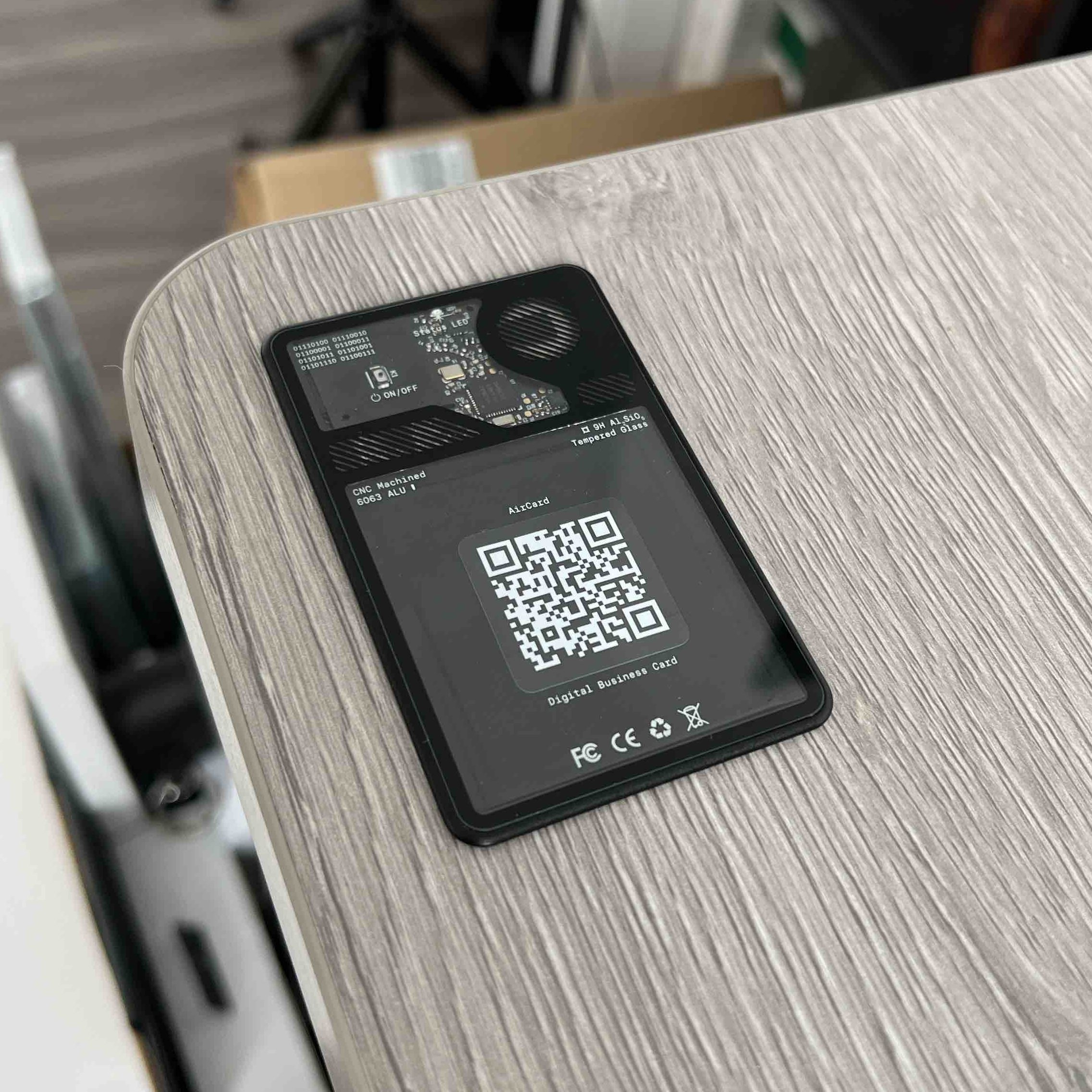 Pratique: 'AirCard' met la technologie Find My d'Apple dans une carte de visite numérique compatible NFC 3 1686937809 268 Pratique AirCard met la technologie Find My dApple dans une
