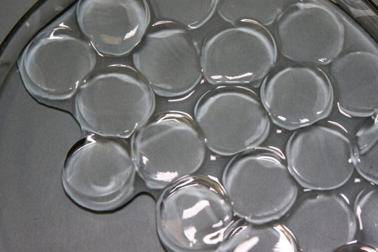 Ce gel peut recueillir l'eau de l'air du désert 1 Ce gel peut recueillir l'eau de l'air du désert