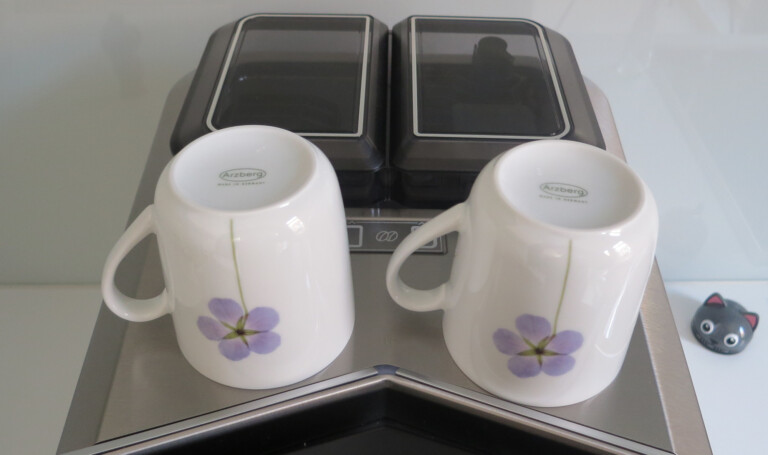 Qu'est-ce qui peut aller au lave-vaisselle ? 7 Machine à café entièrement automatique Siemens EQ.9 plus connect avec 2 tasses