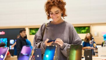 Acheter un iPhone aux États-Unis coûte 2 % de votre salaire annuel, mais plus de 100 % dans deux pays 29 Buying an iPhone in the US costs 2% of your annual salary – but more than 100% in two countries