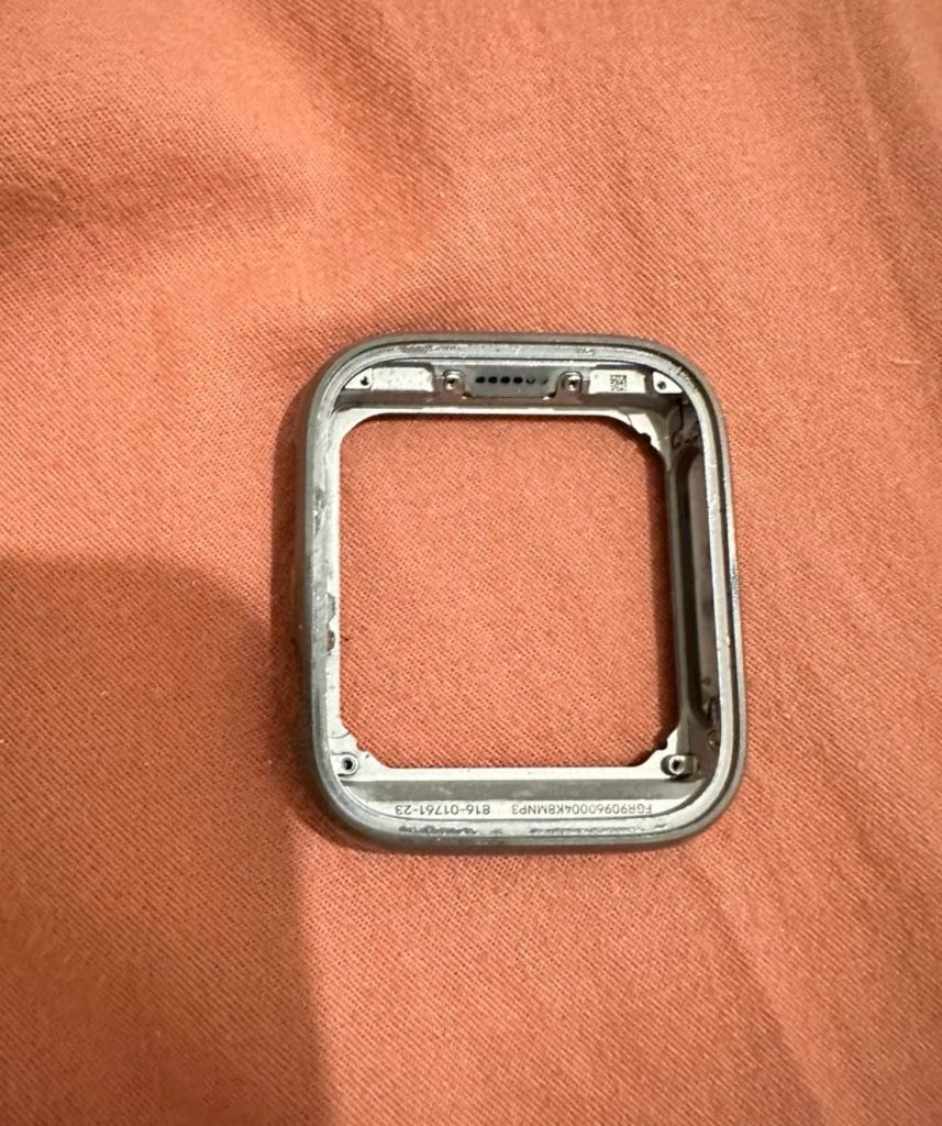 Raretés de l'Apple Watch : Série 4 en céramique grise inédite et modèle de première génération restauré pour fonctionner 3 1687366090 647 Raretes de lApple Watch Serie 4 en ceramique grise