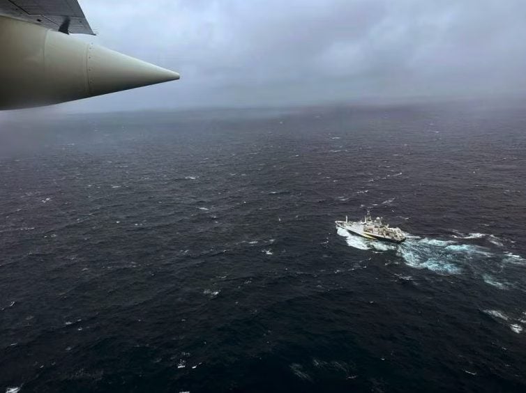 Après combien d'heures le sous-marin qui visitait l'épave du Titanic a-t-il implosé ? 3 Une des photos de la mission de sauvetage