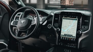 La qualité des voitures neuves se dégrade à mesure que les constructeurs automobiles se tournent vers la technologie 1 New car quality suffers as automakers shift focus to technology