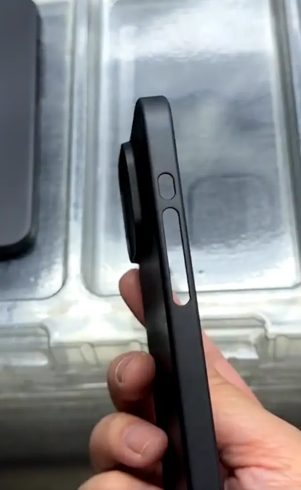 iPhone 15 Pro Max : une nouvelle fuite suggère le remplacement du bouton de sourdine 3 iPhone 15 Pro Max