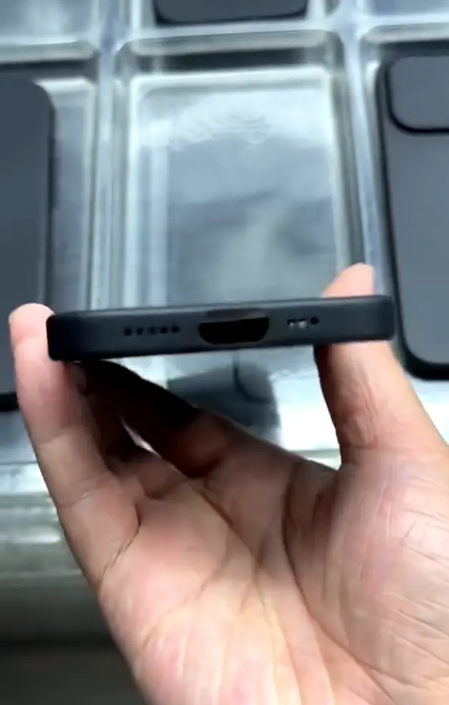 iPhone 15 Pro Max : une nouvelle fuite suggère le remplacement du bouton de sourdine 4 iPhone 15 Pro Max