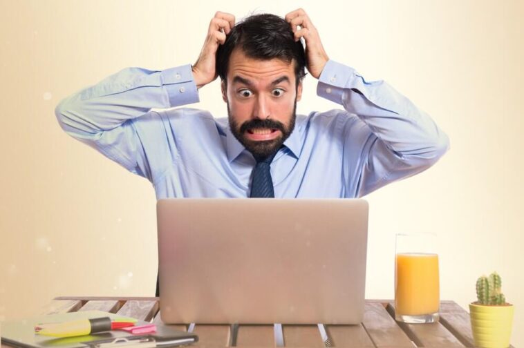 Un avocat piégé dans un purgatoire de courriels poursuit Microsoft pour 1,75 million de dollars après l'enfer de l'assistance à la clientèle 1 Lawyer trapped in email purgatory sues Microsoft for $1.75 million after customer support hell