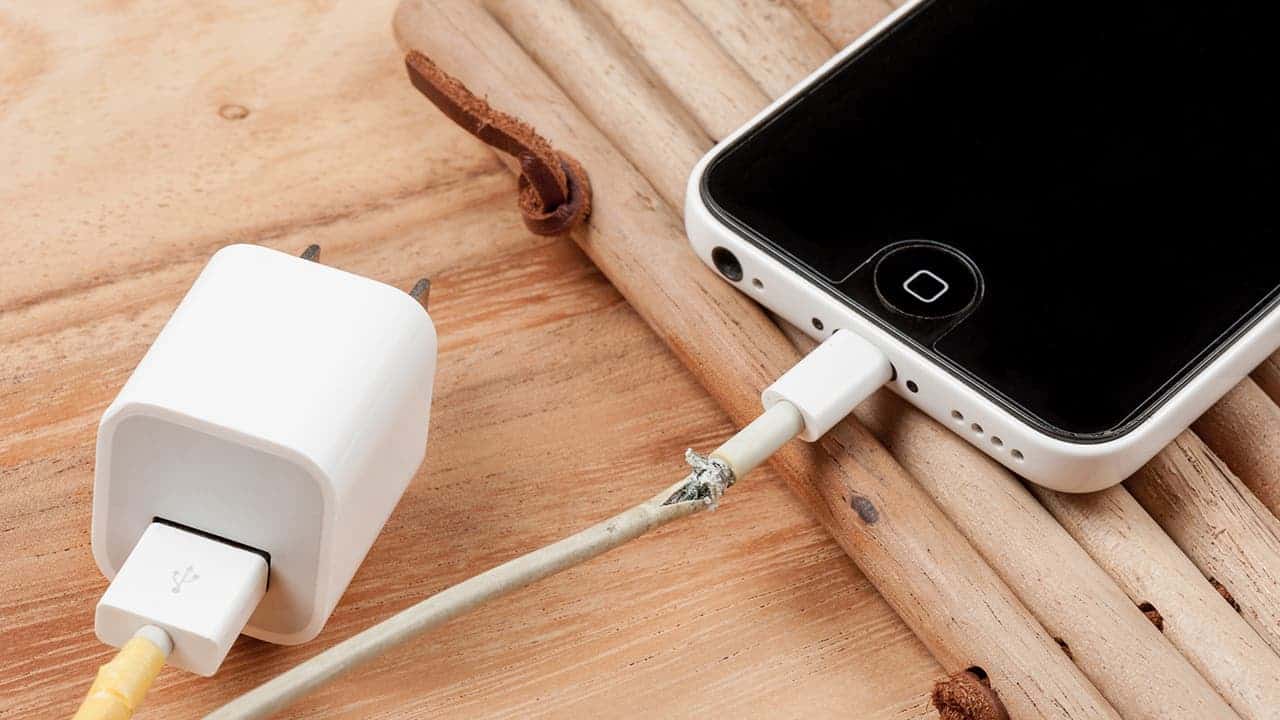 Mauvais chargeur surchauffe téléphone
