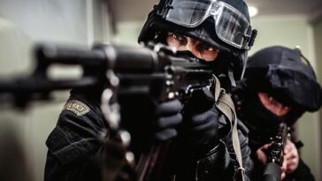 Le FBI lance une base de données nationale pour lutter contre l'augmentation du nombre d'incidents liés au swatting 19 FBI launches national database to combat surge in swatting incidents