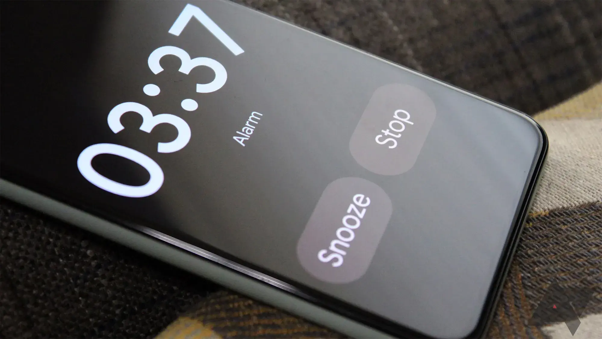 Dites adieu aux alarmes ennuyeuses : Google Clock ajoute "Swipe to Stop" sur Android 14 2 Glisser Google pour arrêter