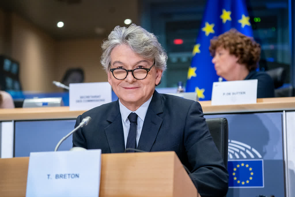 L'UE pourrait bannir Huawei de ses réseaux 5G 2 LUE pourrait bannir Huawei de ses reseaux 5G