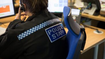 La police britannique blâme la fonction SOS d'Android après avoir été inondée de messages. "silencieux" appels d'urgence 24 UK police blame Android SOS feature after being inundated with silent emergency calls