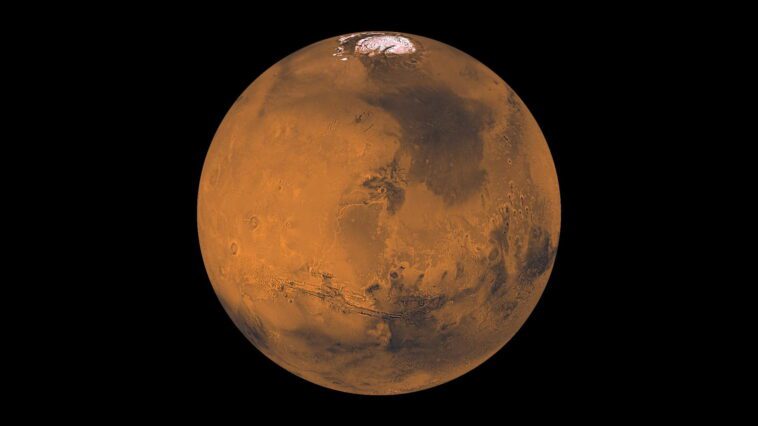 Les données d'InSight révèlent des anomalies dans le Core liquide et le manteau profond de Mars 1 InSight data reveals Mars